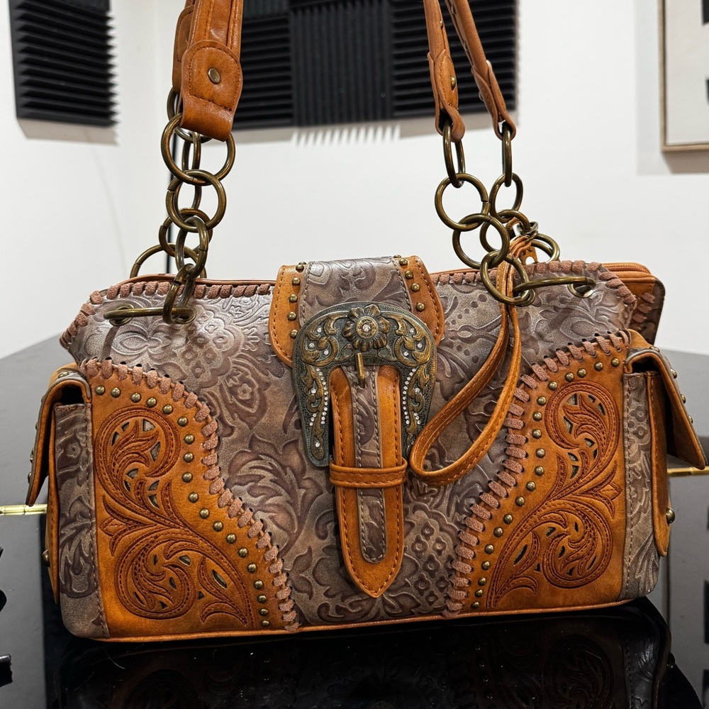 NEW Montana West Embroidered bag and wallet